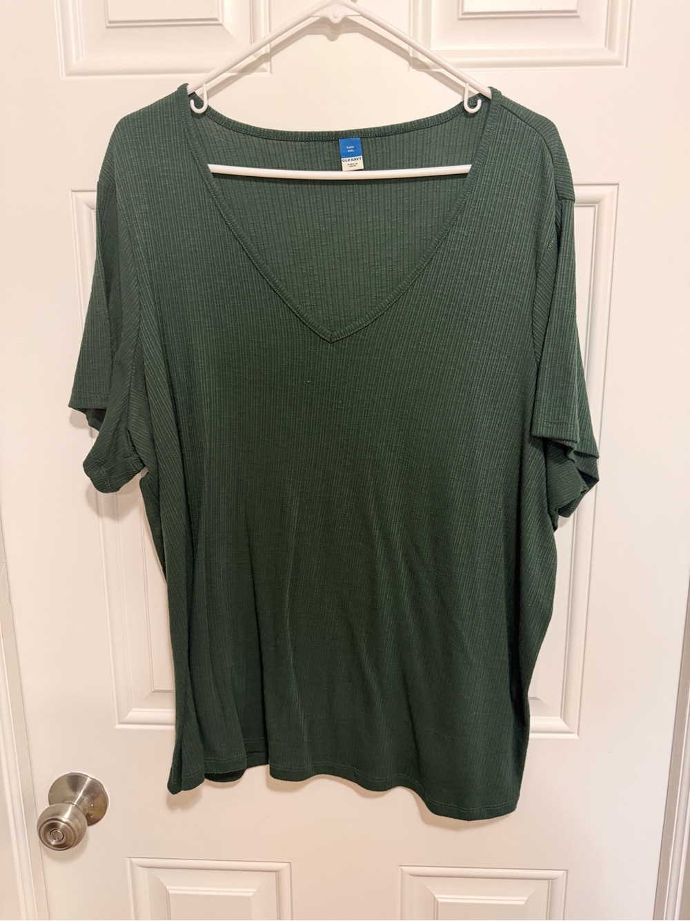 Old Navy Ribbed V-Neck Tee in Dark Green